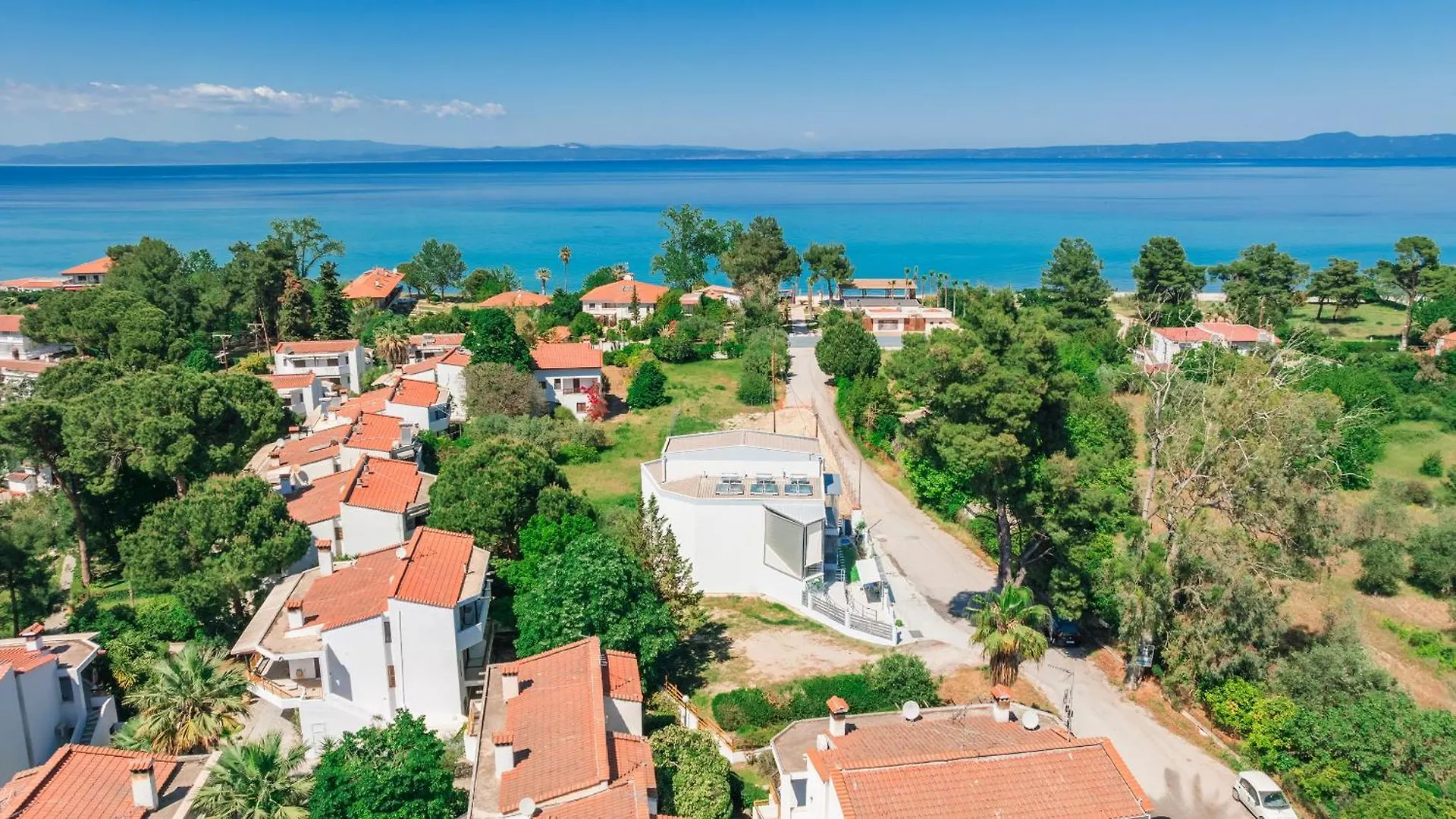 Artemida Suites Hanioti Guest house