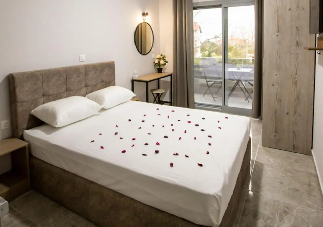Artemida Suites Hanioti Guest house